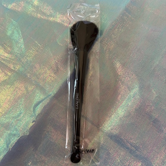 Lancôme Duo-end cheek and eye brush - Picture 2 of 3